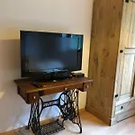 Grosses Helles Landhaus-apartment In Mit Garten 度假居 *