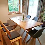 Grosses Helles Landhaus-apartment In Mit Garten 度假居 劳里斯
