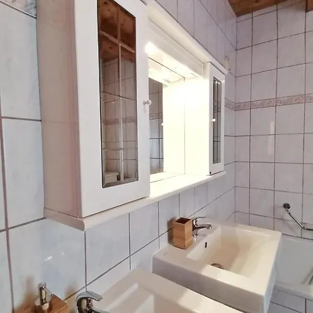 Grosses Helles Landhaus-apartment In Mit Garten * Rauris